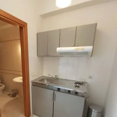 Chrysa Apartment *